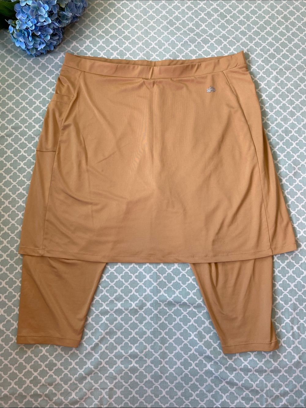 Snoga Fit Skirt with Cropped Leggings Pale Gold 2X